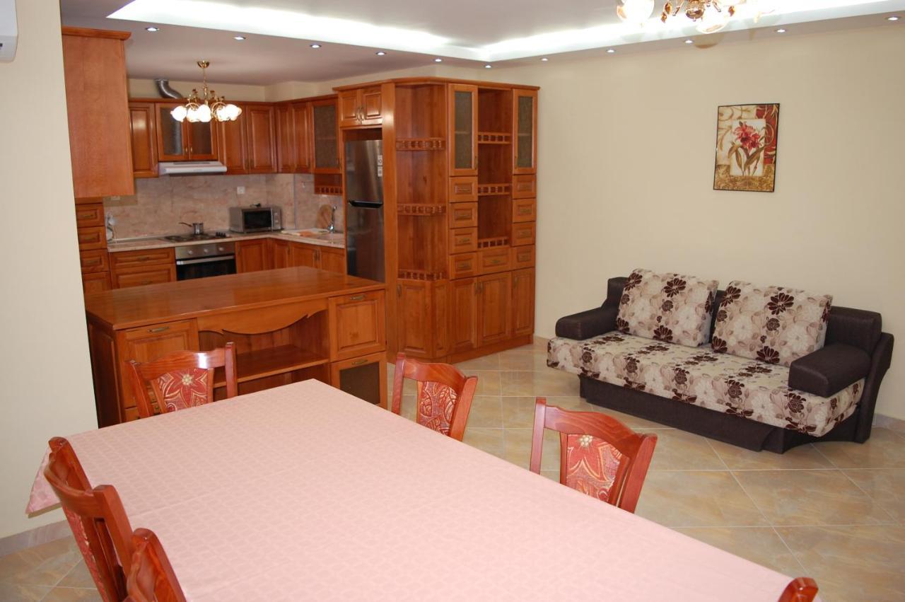 Mutafova House Hotel ตริยาฟนา ภายนอก รูปภาพ