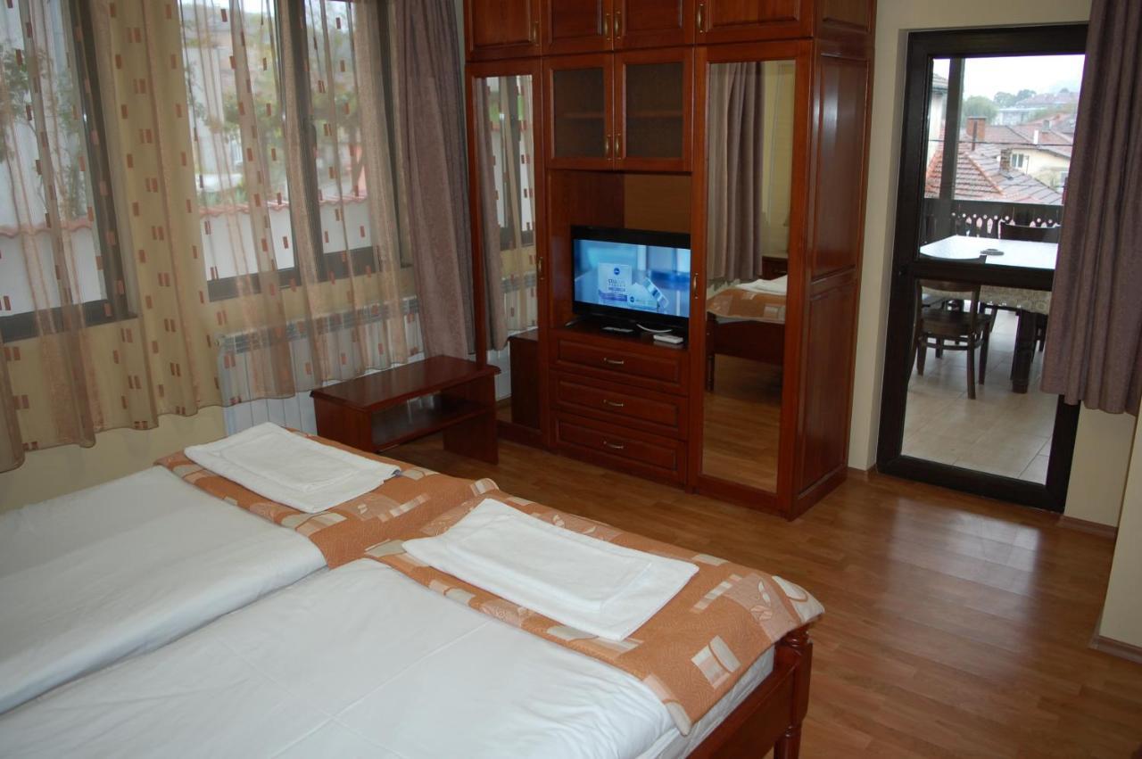 Mutafova House Hotel ตริยาฟนา ภายนอก รูปภาพ